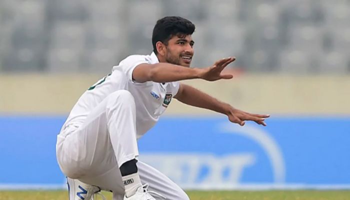 অনুশীলনে নেমে আঙুলে চোট, অনিশ্চিত নাঈমের ঢাকা টেস্ট