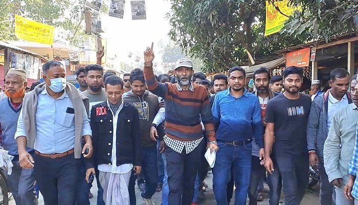 সরিষাবাড়ীতে ভোট বর্জনের দাবিতে বিএনপির লিফলেট বিতরণ