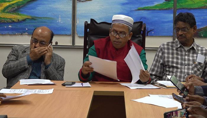 ঝিনাইদহ পৌরসভার নির্বাহী প্রকৌশলীর অফিস কক্ষ ভাঙচুর