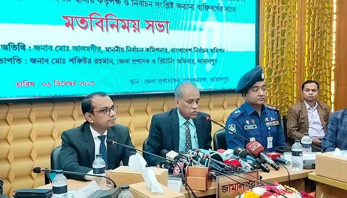 নির্বাচনে বিদেশিদের চাপ প্রয়োগের অধিকার নেই: ইসি আলমগীর
