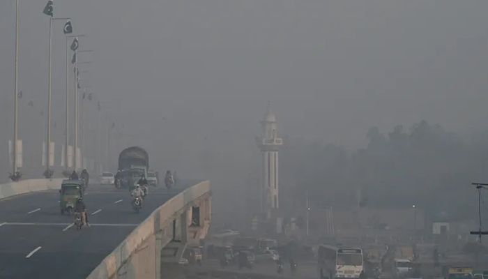 শীতে কৃত্রিম বৃষ্টি ঝরানো হলো লাহোরে