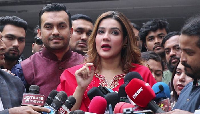 আচরণবিধি লঙ্ঘনের দায়ে মাহিকে জরিমানা