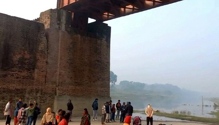 নাটোরে অজ্ঞাত যুবকের মরদেহ উদ্ধার