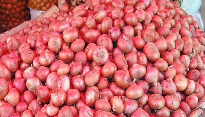 রাতারাতি পেঁয়াজের দাম বেড়ে ২২০ টাকা