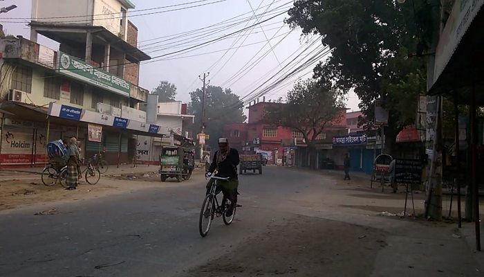 চুয়াডাঙ্গায় হাড়কাঁপানো শীত, বিপর্যস্ত জনজীবন