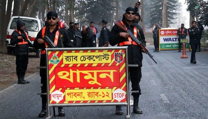 পাবনায় কড়া নিরাপত্তায় থার্টি ফার্স্ট নাইটে উদযাপন  