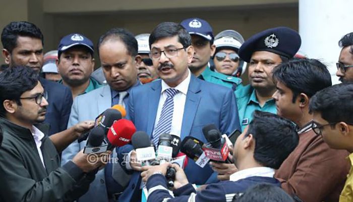 ভোটকেন্দ্রের নিরাপত্তা নিয়ে উদ্বিগ্ন রিটার্নিং অফিসার