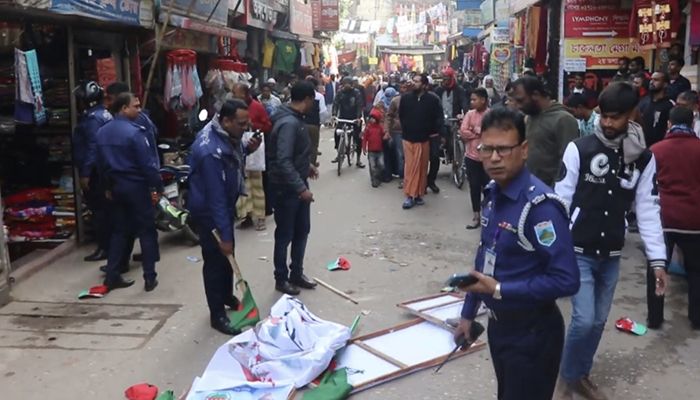 পাবনায় ছাত্রদলের মিছিলে পুলিশের লাঠিচার্জ