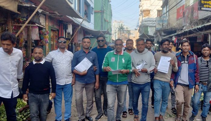 ভোট বর্জন করায় ধন্যবাদ জানিয়ে রাঙ্গামাটি যুবদলের লিফলেট বিতরণ