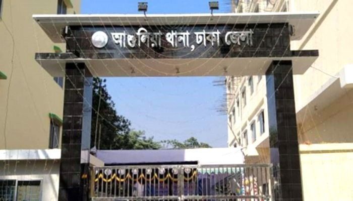 সাভারে স্বতন্ত্র প্রার্থীর নির্বাচনী অফিস ভাঙচুর, গ্রেপ্তার ৩