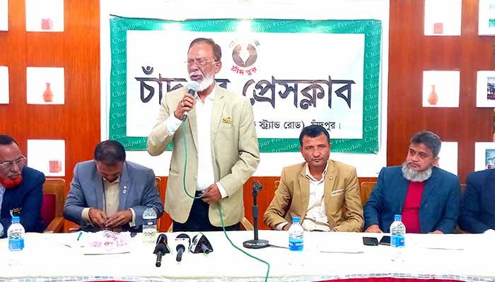নৌকায় ভোট চাইলেন চাঁদপুর জেলা পরিষদ চেয়ারম্যান