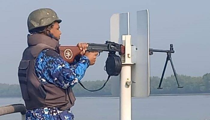 মিয়ানমারে সংঘর্ষ, সতর্ক অবস্থায় বাংলাদেশ কোস্ট গার্ড