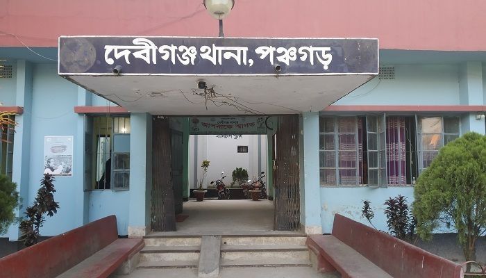 সরকারি কাজে বাধা প্রদান ও কর্মচারীকে মারধরের ঘটনায় মামলা