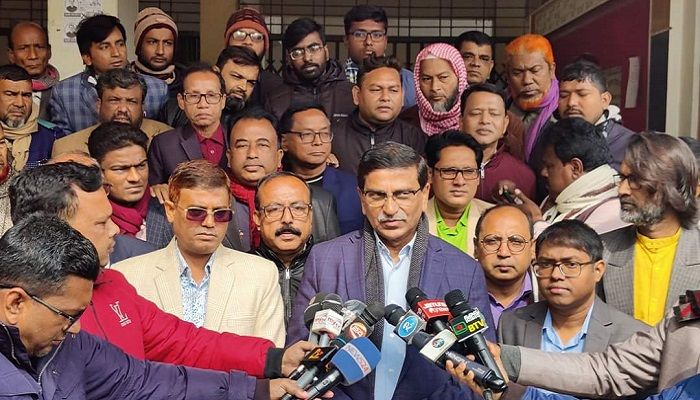 সরকারের সামনেও কোনো বিপদ নেই: হানিফ