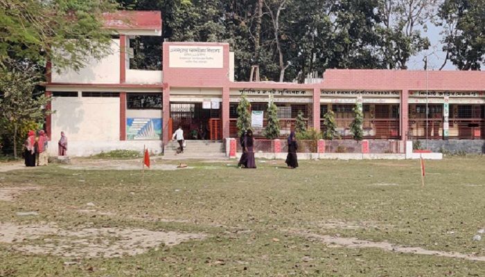 মথুরাপুর সরকারি প্রাথমিক বিদ্যালয়। ছবি: ঝিনাইদহ প্রতিনিধি