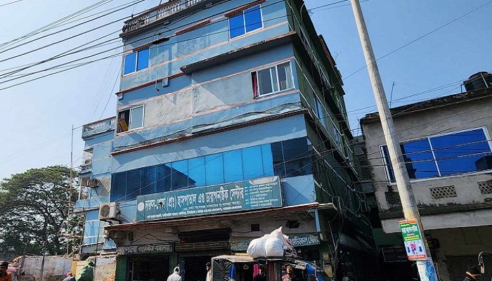 প্রসূতির জরায়ুর নাড়ি কেটে ফেলার অভিযোগ