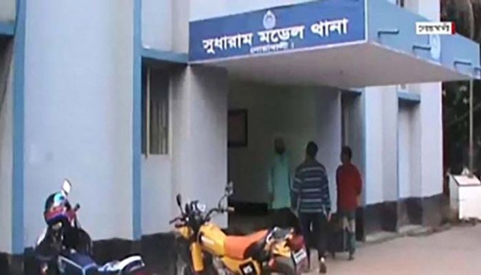 নোয়াখালীতে স্ত্রীকে গলাকেটে হত্যা করে স্বামীর আত্মহত্যা 