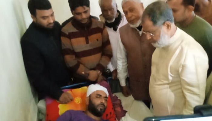 স্বতন্ত্র প্রার্থীর সমর্থকদের কুপিয়ে আহতের অভিযোগ 