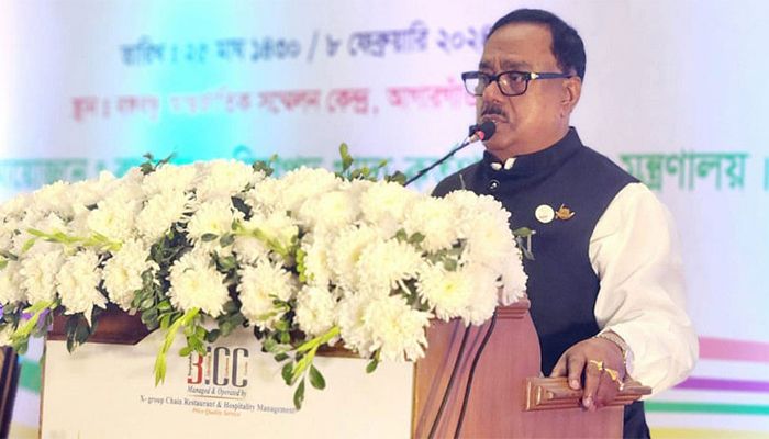 ‘আমাদেরও দোষ আছে, সস্তা খুঁজতে যাই, সস্তা পেলে বেশি খাই’