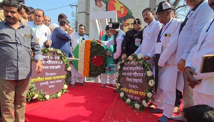 বেনাপোল চেকপোস্টের নোম্যান্সল্যান্ডে ২ বাংলার মিলনমেলা