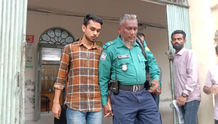 জবিতে নিষিদ্ধ সংগঠন হিযবুত তাহরীর সদস্য আটক