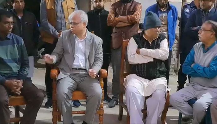 দুর্বৃত্তের কোপে নিহত বরুণের পরিবারের পাশে এমপি মহুল