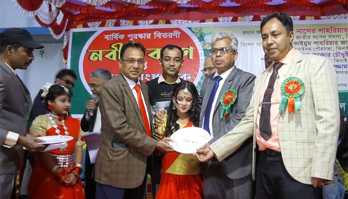 ঝিনাইদহে কাঞ্চননগর স্কুল এন্ড কলেজের নবীনবরণ অনুষ্ঠিত
