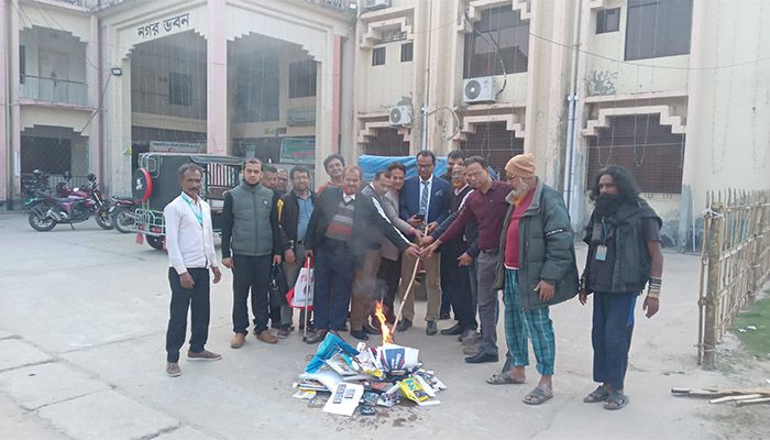 তামাকজাত দ্রব্যের বিজ্ঞাপনের বিরুদ্ধে ঝিনাইদহ পৌর মেয়র