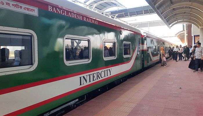 ঢাকা-কক্সবাজার রুটে পর্যটকদের জন্য ‘বিশেষ ট্রেন’