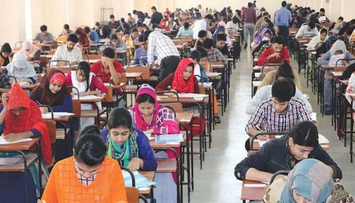 মেডিকেল ভর্তি পরীক্ষা শুরু: সরকারিতে প্রতি আসনে লড়ছেন ১৯ জন