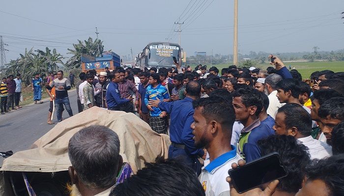 ময়মনসিংহে বাসচাপায় অটোরিকশার ৭ যাত্রী নিহত