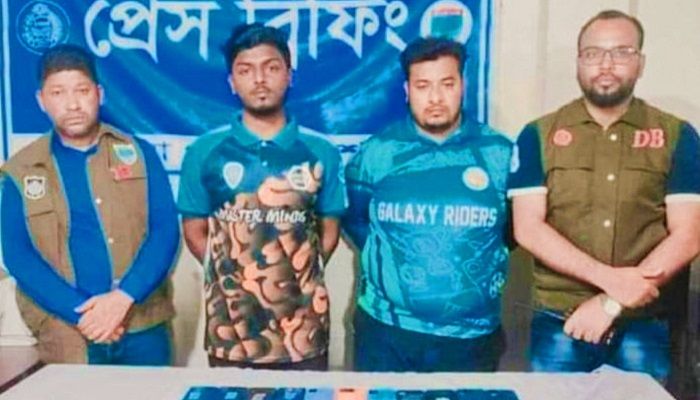 শার্শায় চোরাই ফোনসহ ২ চোরাকারবারি আটক