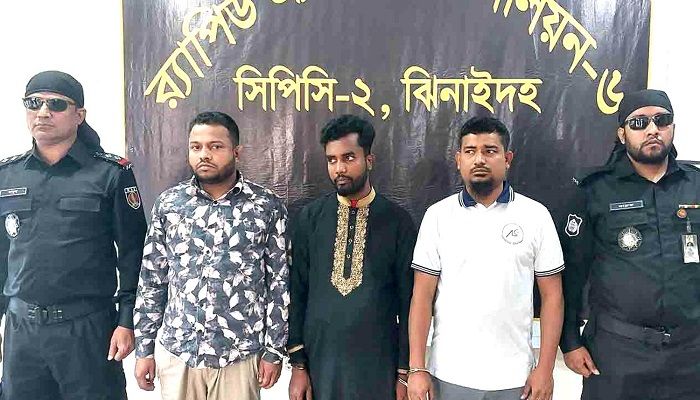 সড়ক ও জনপথ কর্মকর্তার গাড়িতে মাদক, আটক ৩