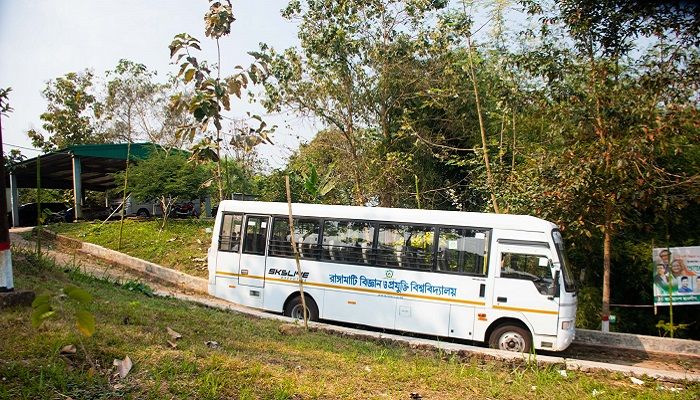 বসন্তের সাজে অন্যরকম রাবিপ্রবি