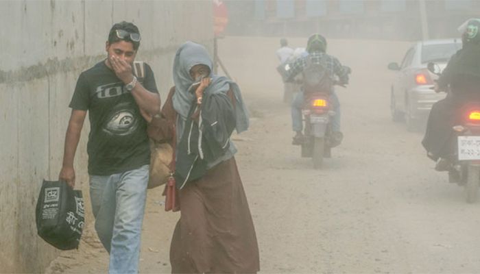 বিশ্বে ‘দূষিত’ বাতাসের তালিকায় শীর্ষে ঢাকা