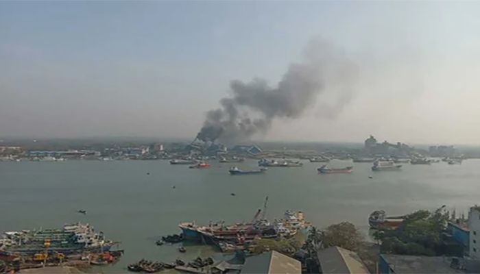 চট্টগ্রামের সুগার মিলের আগুন নিয়ন্ত্রণে