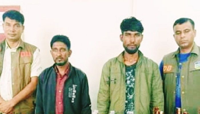 শেরপুরে ভারতীয় মদসহ গ্রেপ্তার ৩