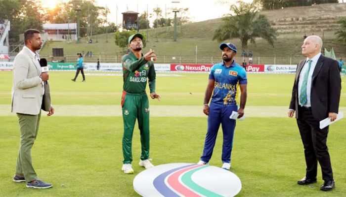 টিকে থাকার লড়াইয়ে বোলিংয়ে বাংলাদেশ
