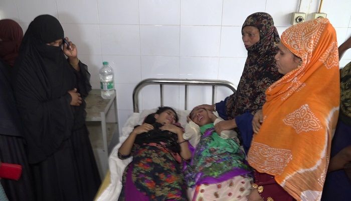 ক্লাস চলাকালীন অসুস্থ হয়ে ভোলার ৩১ শিক্ষার্থী হাসপাতালে