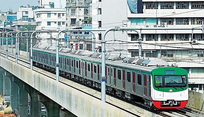 নতুন সূচিতে চলছে মেট্রোরেল