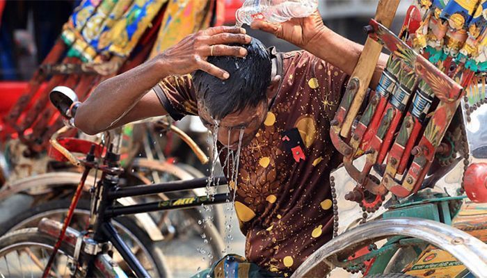 ২৪ ঘণ্টায় ঢাকার তাপমাত্রা বেড়েছে ২ ডিগ্রি