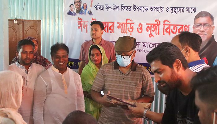 মানিকগঞ্জে জাহিদ মালেকের ঈদ উপহার বিতরণ 