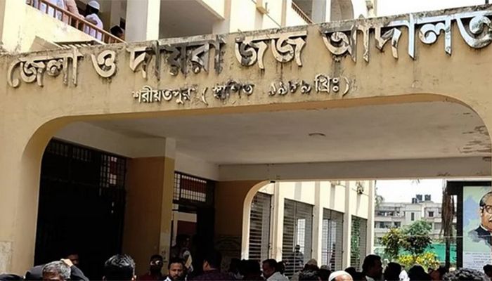 লালনের গানের কথা পোস্ট করা স্বর্ণকারের জামিন