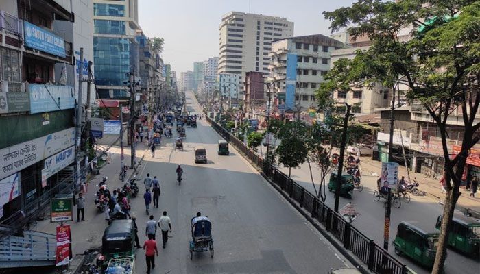 ফাঁকা ঢাকায় হাতেগোনা গণপরিবহন