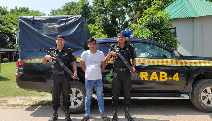 আশুলিয়ায় ১৪ মামলার আসামি গ্রেপ্তার
