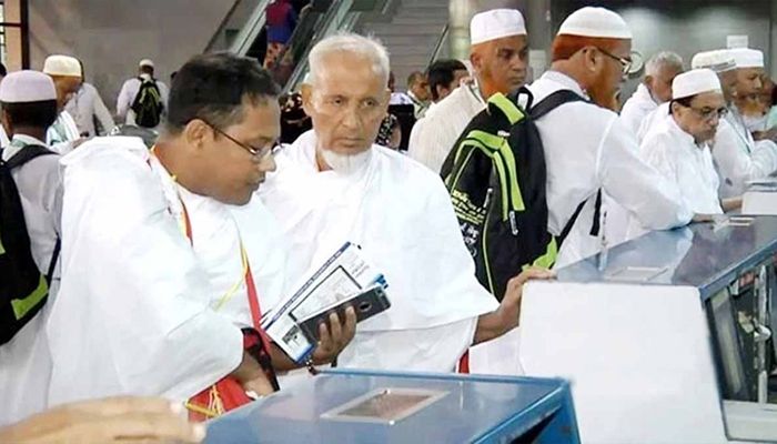 শেষ দিনে ভিসার অপেক্ষায় ৩৭ শতাংশ হজযাত্রী