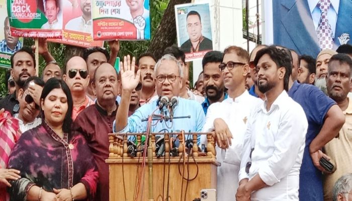 সরকার দেশের অর্থনীতিকে ধ্বংস করে দিয়েছে: রিজভী
