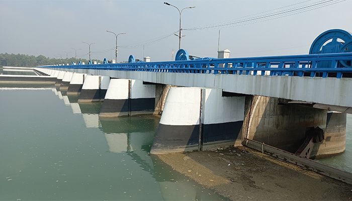 পানি বাড়ছে, খুলে দেওয়া হলো তিস্তা ব্যারেজের ৪৪ জলকপাট