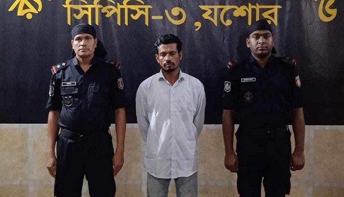 অন্তঃসত্ত্বা স্ত্রীকে পুড়িয়ে হত্যা, আসামি আটক