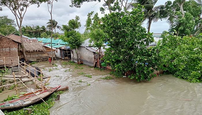 বিপৎসীমার ওপরে পিরোজপুরের নদীর পানি, অসংখ্য গ্রাম প্লাবিত